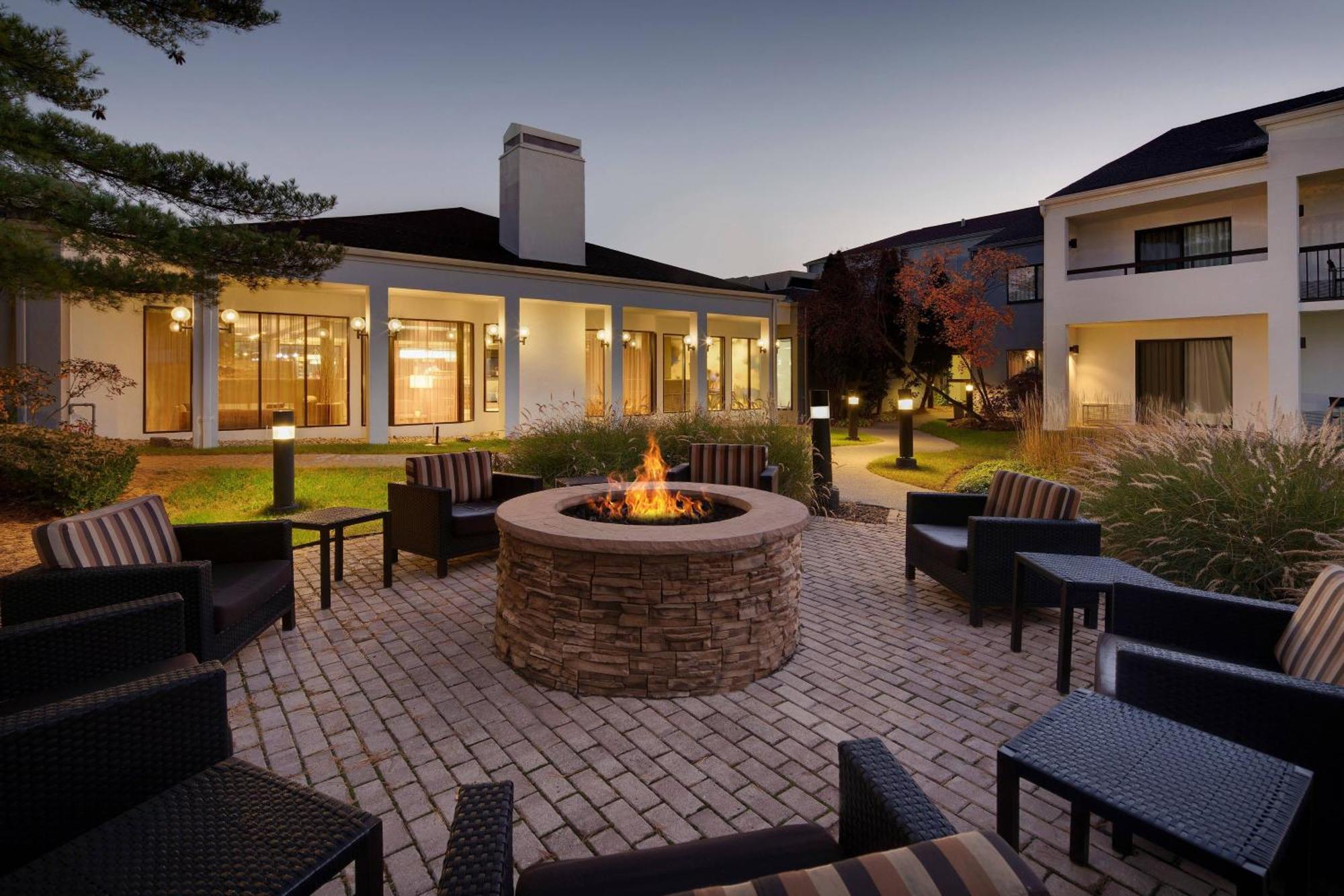 Hotel Courtyard Detroit Southfield Exterior foto